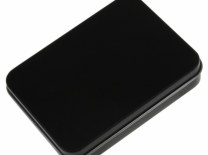 černá kovová krabička